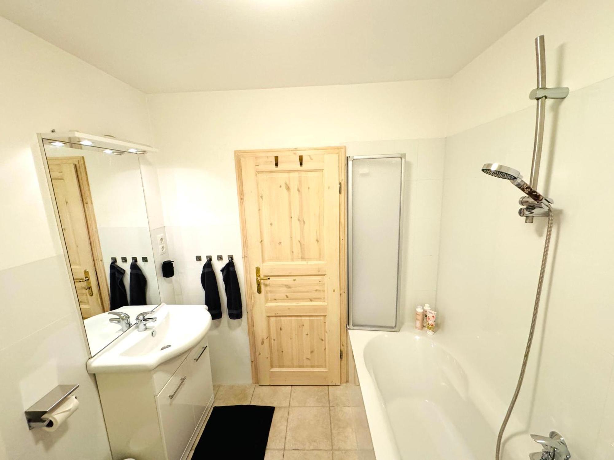Superhosts Zentrum - Parkplatz - Badewanne - Netflix - Kaffee BRE 외부 사진
